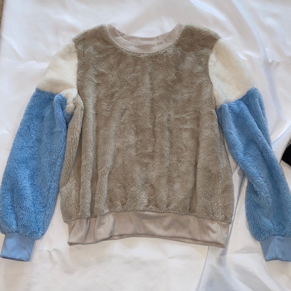 Almost Famous Fuzzy Sweater Blue Tan White
